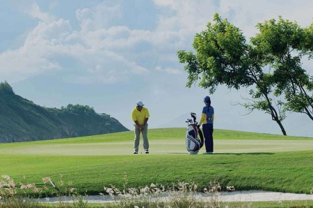 Golf Holiday Putting